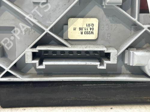 right-taillight-mercedes-benz-c-class-w203-2000-2001-2002-2003-2004-2005-2006-2007-40516260 main image