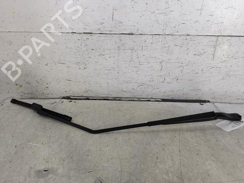 Used Front windshield wiper arm RENAULT CAPTUR II (HF_) TCe 130 (HFMF) (131 hp) 27598709