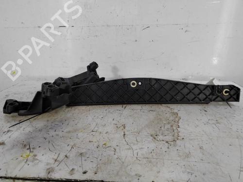 Rear bumper bracket PEUGEOT 308 II (LB_, LP_, LW_, LH_, L3_) 1.2 THP 110 | BP22834240C159