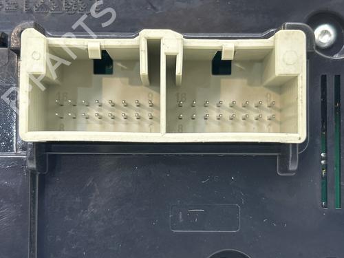 Used Climate control Climate control 38030005 38030005