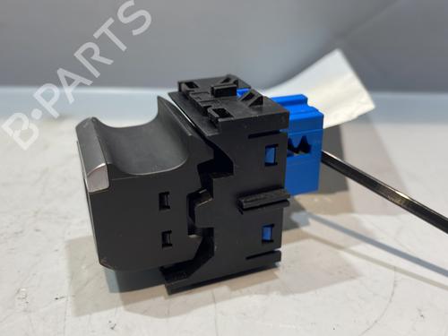 Switch PEUGEOT 2008 II (UD_, US_, UY_, UJ_, UR_, UC_) e-2008 (UKZKXZ) | BP29141248I30 