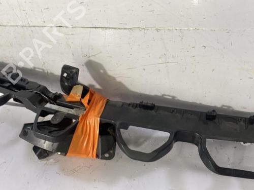 Used Rear bumper bracket Rear bumper bracket RENAULT MEGANE IV Hatchback (B9A/M/N_) 1.5 dCi 110 (B9A3) (110 hp) 22842645 22842645