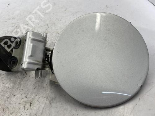 Used Fuel flap TOYOTA YARIS (_P13_) 1.5 Hybrid (NHP130_, NHP130) (101 hp) 22831620