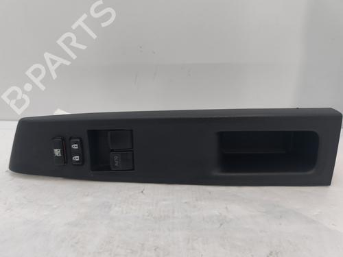 Used Left front window switch TOYOTA YARIS (_P13_) 1.3 (NSP130_, NSP130) (99 hp) 32403396
