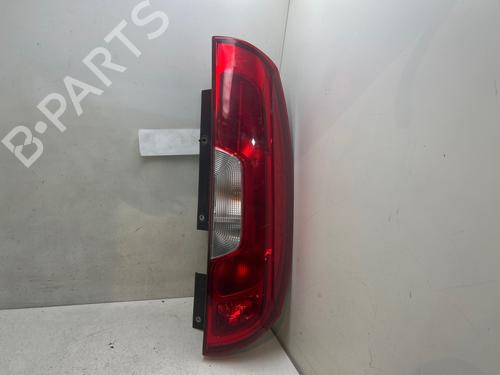 Højre baglygte Højre baglygte FIAT DOBLO Cargo (263_) 1.3 D Multijet (263WXU1A, 263ZXU1A, 263WYB1A, 263ZYB1A) (95 hp) 39743044 39743044