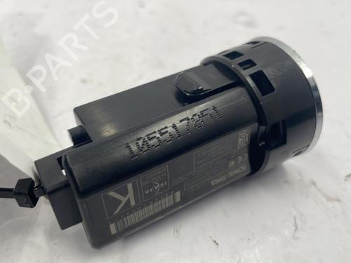 Used Switch Switch TOYOTA YARIS (_P13_) 1.5 Hybrid (NHP130_, NHP130) (101 hp) 25758217 25758217