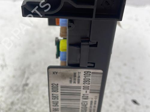 Used Fuse box Fuse box 22844738 22844738