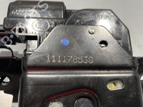 Used Tailgate lock Tailgate lock RENAULT CLIO V (B7_) 1.0 TCe 100 (B7MT) (101 hp) 40204304 40204304