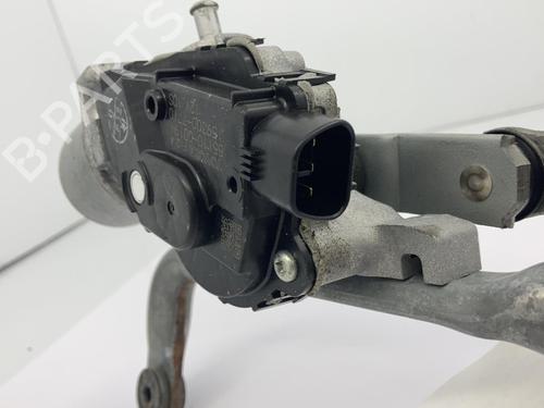 Used Front wiper motor TOYOTA YARIS (_P13_) 1.5 Hybrid (NHP130_, NHP130) (101 hp) 22816306