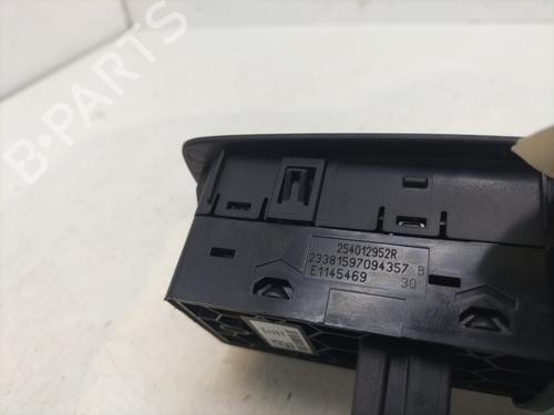 Used Left front window switch Left front window switch RENAULT MEGANE IV Hatchback (B9A/M/N_) 1.3 TCe 140 (B9NB) (140 hp) 29834378 29834378