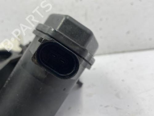 Used Electric handbrake AUDI A4 B8 (8K2) 2.0 TDI (143 hp) 22841554