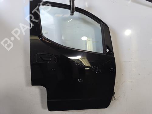 Used Right front door NISSAN NV200 / EVALIA Bus 1.5 dCi 110 (M20, M20M) (110 hp) 27598734