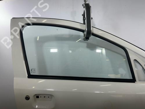 Dør højre fortil Dør højre fortil SUZUKI ALTO VII (GF, HA25_, HA35_) 1.0 (AMF310, GFC31S) (68 hp) 39727463 39727463