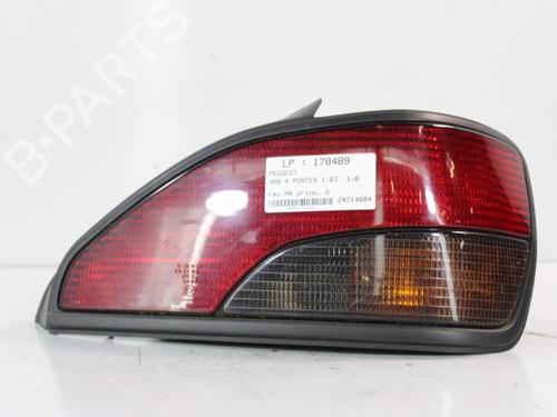 Used Right taillight PEUGEOT 306 (7B, N3, N5) 1.6 SR (89 hp) 22813153