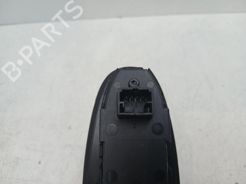 Comutador vidro trás esquerdo Comutador vidro trás esquerdo ALFA ROMEO 159 Sportwagon (939_) 1.9 JTDM 16V (939BXC1B, 939BXC12) (150 hp) 33316984 33316984