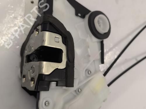 Front left lock TOYOTA YARIS (_P13_) 1.5 Hybrid (NHP130_, NHP130) | BP25833204C98 