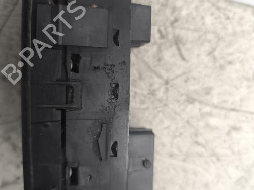 Used Switch Switch PEUGEOT 308 SW I (4E_, 4H_) 1.6 HDi (92 hp) 24197079 24197079