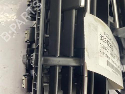 Used Air vent Air vent PEUGEOT 2008 II (UD_, US_, UY_, UJ_, UR_, UC_) 1.2 PureTech 130 (USHNS, URHNS) (130 hp) 22841806 22841806