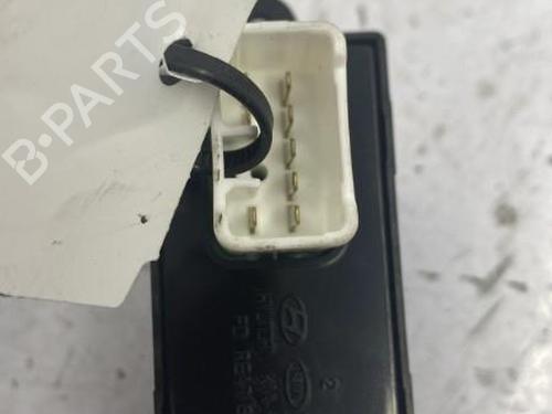 Left rear window switch HYUNDAI i30 (FD) 1.6 CRDi | BP22834979I29 - Image 2