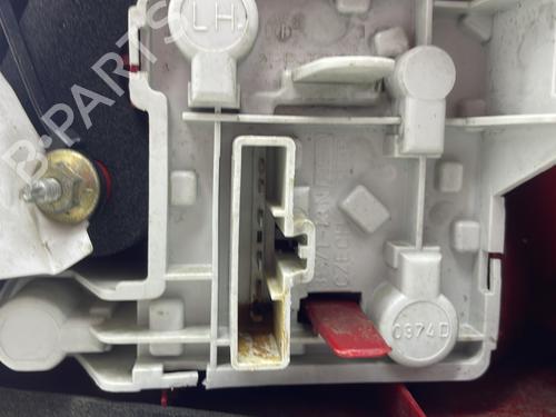 left-taillight-ford-mondeo-iii-b5y-2000-2001-2002-2003-2004-2005-2006-2007-31751818 main image