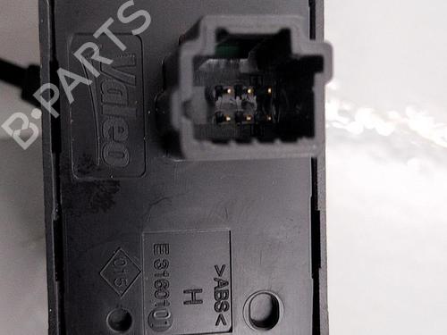 Used Warning switch DACIA DOKKER MPV (KE_) 1.2 TCe (KEM0, KEAY) (115 hp) 22825585