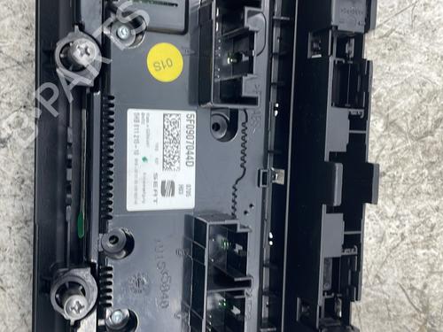 Used Climate control SEAT LEON SC (5F5) 1.6 TDI (105 hp) 24032750