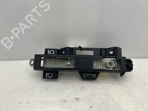 Used Right daytime light Right daytime light 37032059 37032059