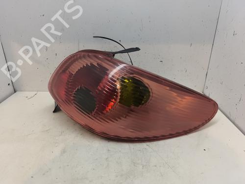 Høyre baklys PEUGEOT 206 Hatchback (2A/C) 1.4 HDi eco 70 (68 hp) 28178536