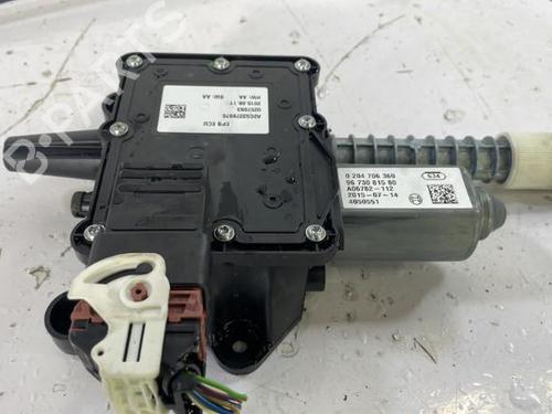 Electric handbrake PEUGEOT 5008 (0U_, 0E_) 1.6 BlueHDi 120 | BP22839826E5 