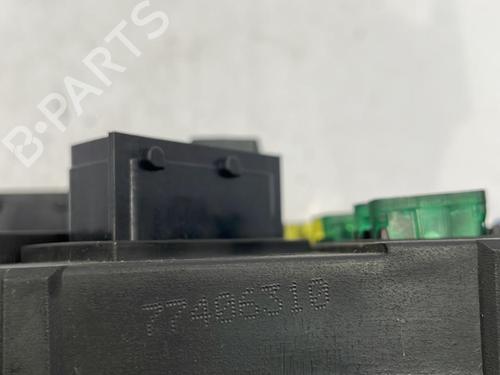 Used Fuse box PEUGEOT 407 SW (6E_, 6D_) 2.0 HDi 135 (136 hp) 22829696