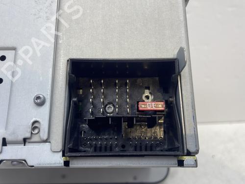 Used Radio Radio VW GOLF VI (5K1) 2.0 TDI (140 hp) 22817372 22817372