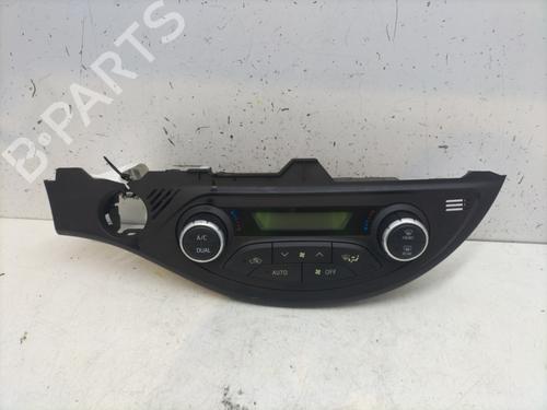 Used Climate control TOYOTA YARIS (_P13_) 1.5 Hybrid (NHP130_, NHP130) (101 hp) 28328581