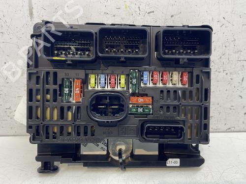 Used Fuse box CITROËN C5 II (RC_) 1.6 HDi (RC8HZB) (109 hp) 27874603