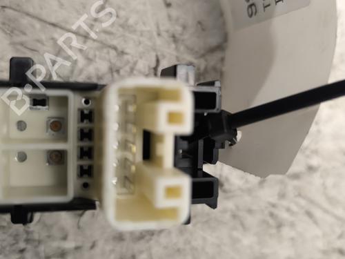 Used Right rear window switch Right rear window switch TOYOTA YARIS (_P13_) 1.5 Hybrid (NHP130_, NHP130) (101 hp) 24197496 24197496