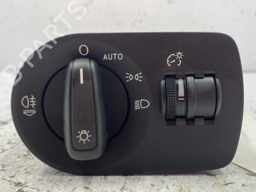 Used Headlight switch AUDI A1 Sportback (8XA, 8XF) 1.2 TFSI (86 hp) 22843624