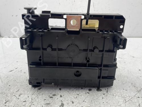 Used Fuse box Fuse box 22842738 22842738