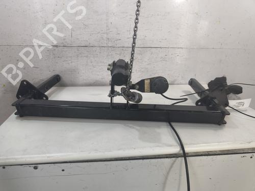 Used Tow ball/Mechanism MERCEDES-BENZ A-CLASS (W169) A 170 (169.032, 169.332) (116 hp) 28823960