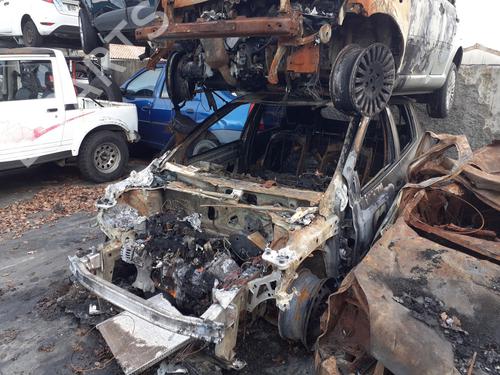 Gebruikte RENAULT CLIO III (BR0/1, CR0/1) 1.2 16V (BR02, BR0J, BR11, CR02, CR0J, CR11) (75 hp) 4368496 Onderdelen