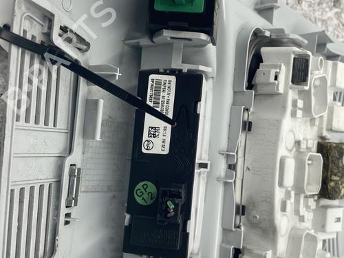 Interior roof light PEUGEOT 3008 II SUV (MC_, MR_, MJ_, M4_) 1.2 THP/ PureTech 130 (MRHNSM, MRHNSU, MRHNSJ, MRHNYW,... | BP25602948I8