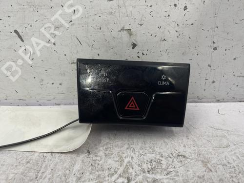 warning-switch-vw-golf-viii-cd1-da1-2019-25603282 main image