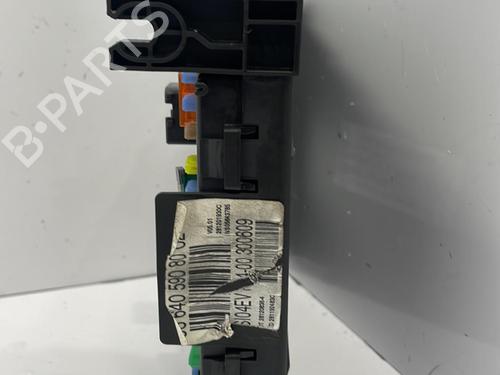 Used Fuse box Fuse box 22830568 22830568