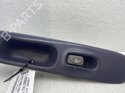 Used Right front window switch RENAULT TWINGO I (C06_) 1.2 (C063, C064) (55 hp) 31591813