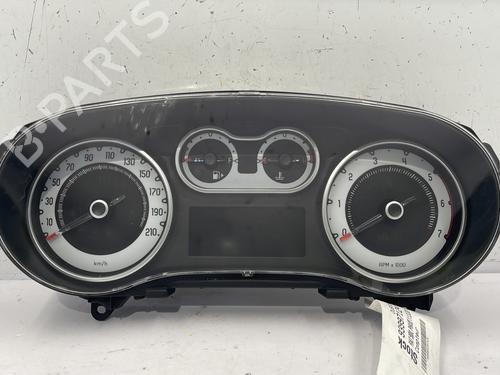 instrument-cluster-fiat-500l-351_-352_-2012-25833418 main image