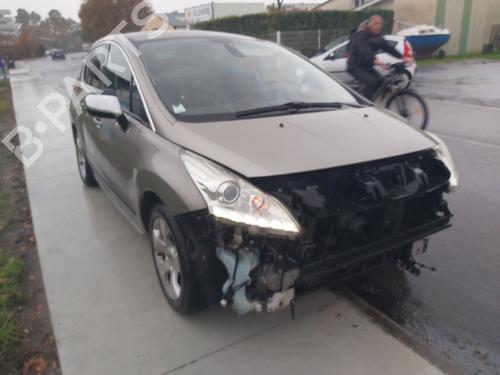 Brugte PEUGEOT 3008 I MPV (0U_) 2.0 HDi Hybrid4 (0URHCA) (200 hp) 4392927