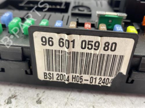Used Fuse box Fuse box 22843929 22843929