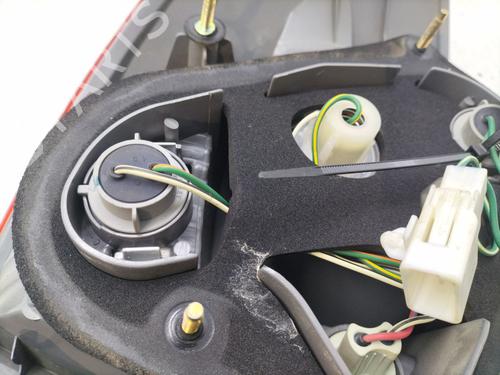 Used Left taillight Left taillight TOYOTA PRIUS Saloon (_W1_) 1.5 Hybrid (NHW11) (116 hp) 31581821 31581821