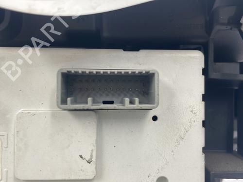 display-monitor-renault-megane-iii-hatchback-bz01_-b3_-2008-25477833 main image