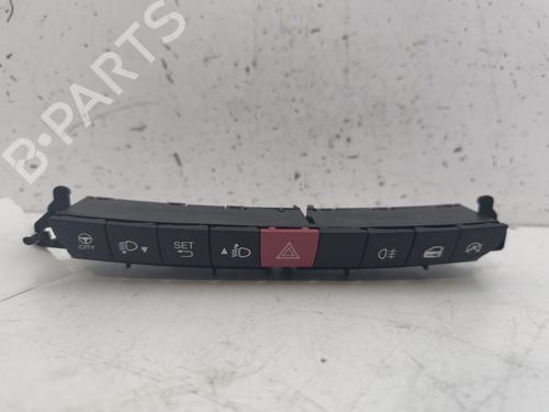 Used Warning switch FIAT 500L (351_, 352_) 1.6 D Multijet (199LYD1B) (105 hp) 26429180