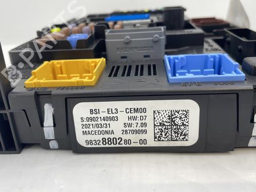 Used Fuse box Fuse box CITROËN C3 III (SX) 1.2 VTi 82 (82 hp) 32747097 32747097