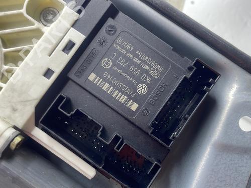 Used Front left window mechanism Front left window mechanism VW GOLF V (1K1) 1.9 TDI (105 hp) 32313800 32313800